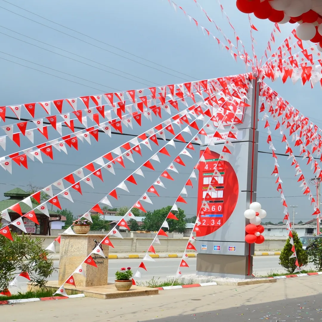 İpe Dizili Üçgen Süsleme Bayrağı